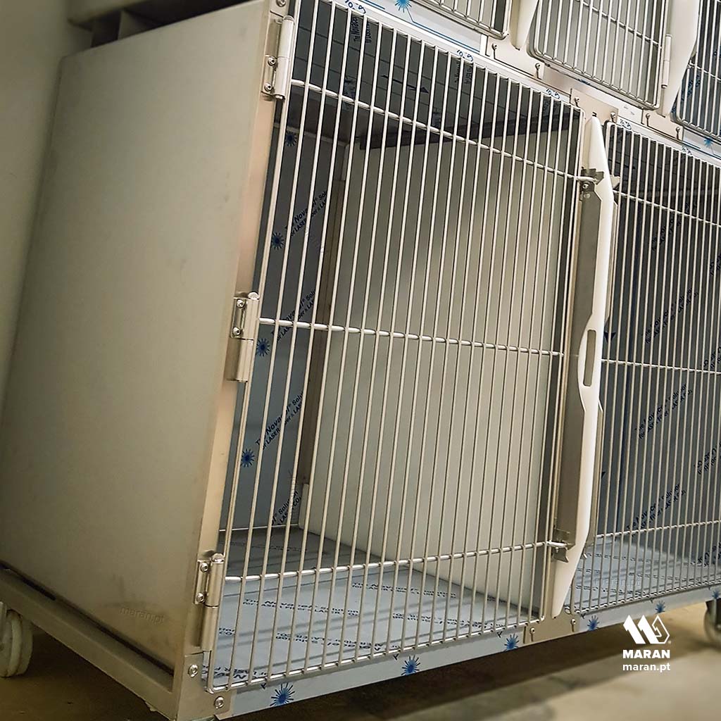 Veterinary cages